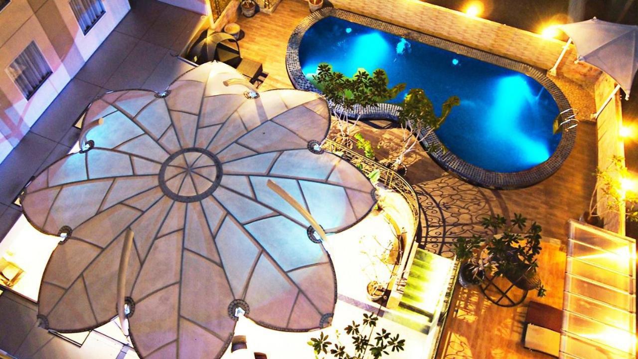 Sapphire Sky Hotel&Conference Serpong Eksteriør billede