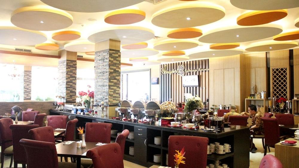 Sapphire Sky Hotel&Conference Serpong Eksteriør billede