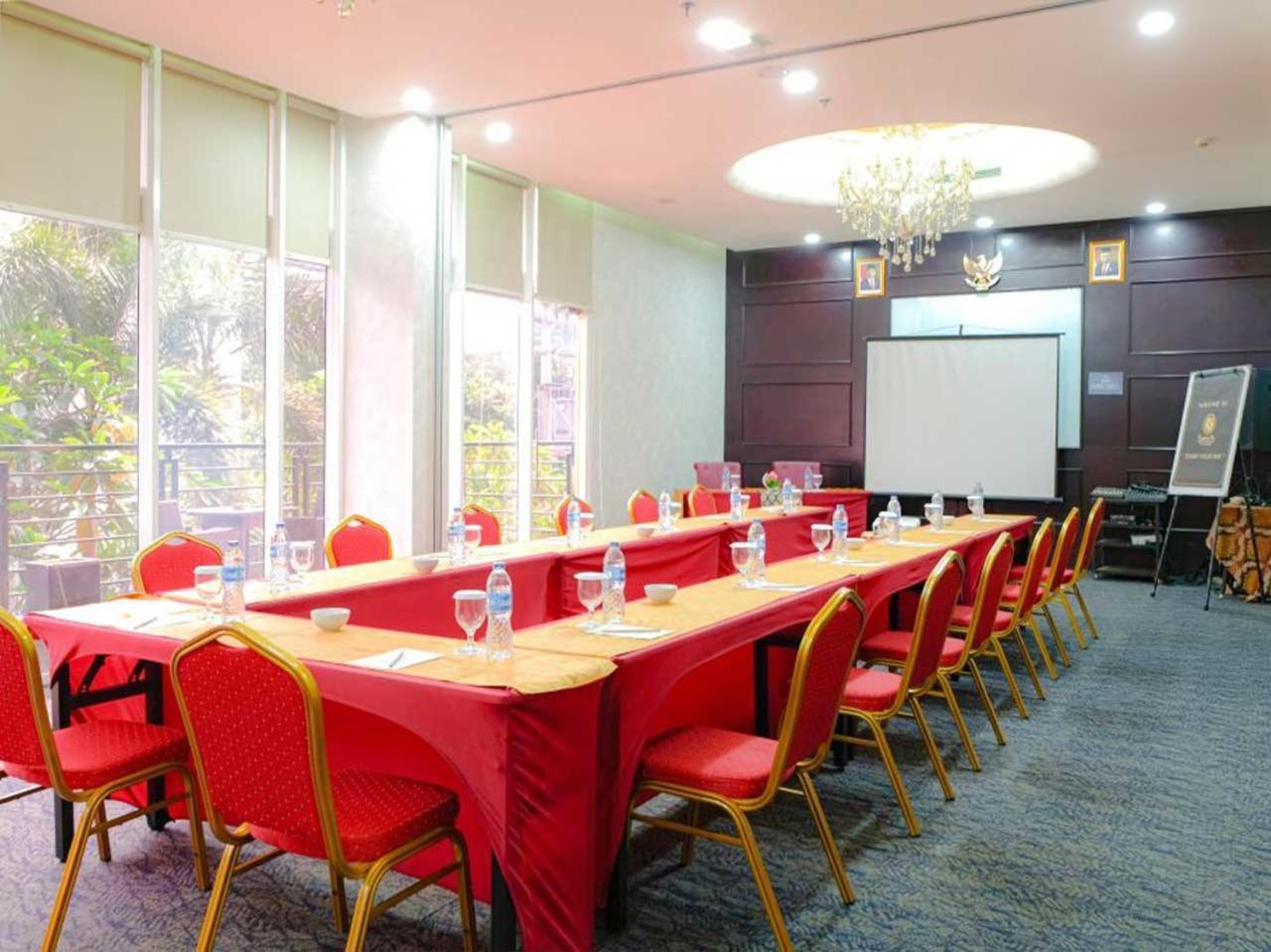 Sapphire Sky Hotel&Conference Serpong Eksteriør billede