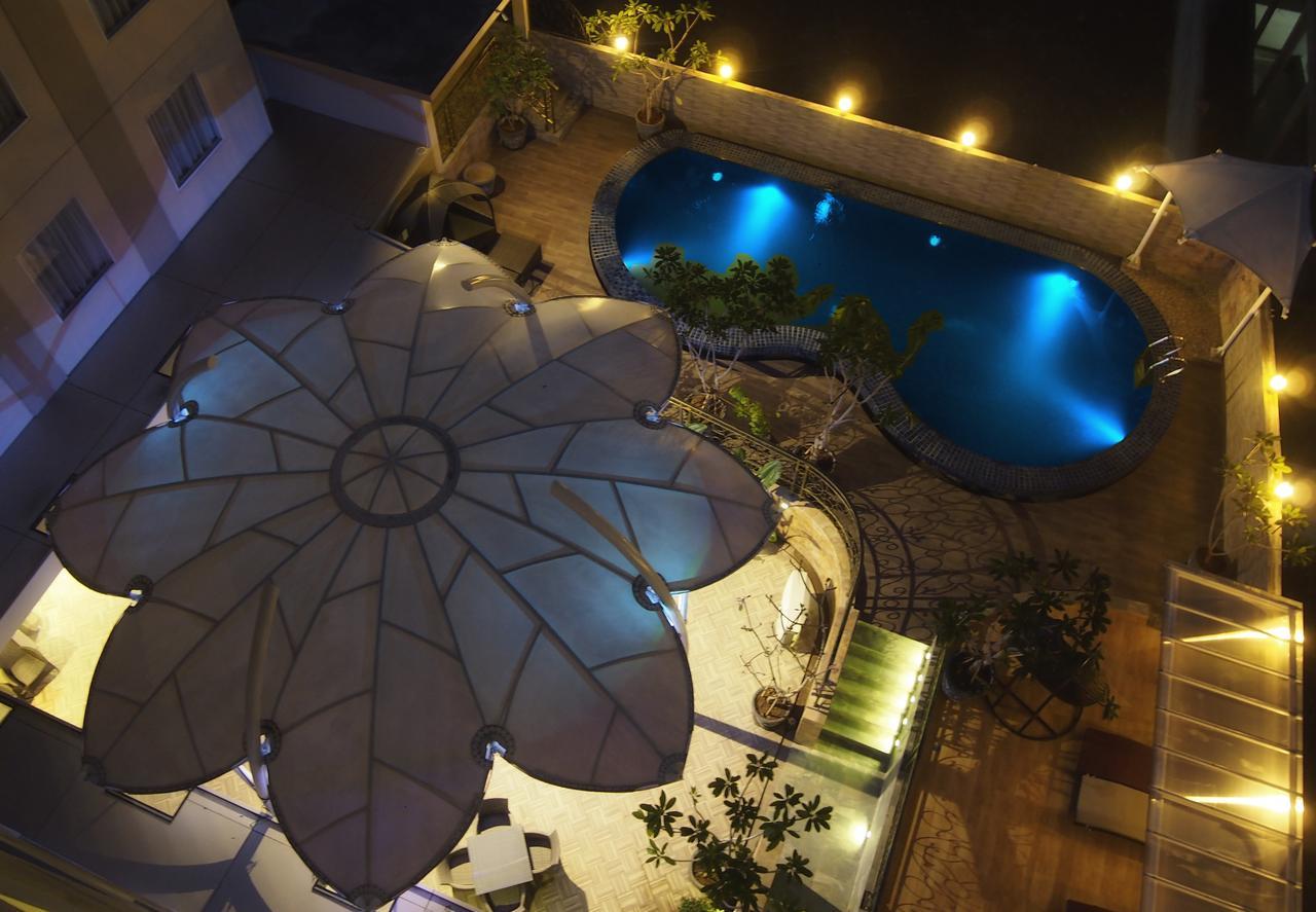 Sapphire Sky Hotel&Conference Serpong Eksteriør billede