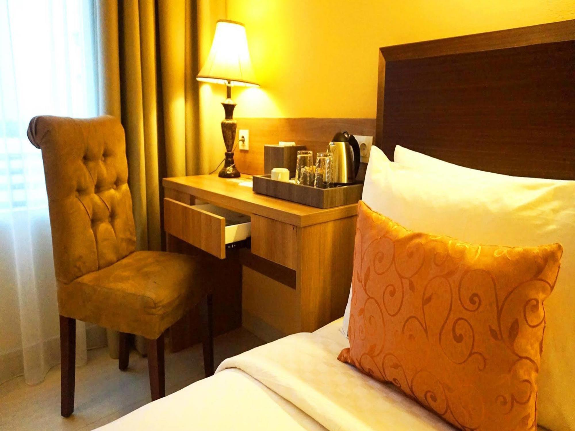 Sapphire Sky Hotel&Conference Serpong Eksteriør billede